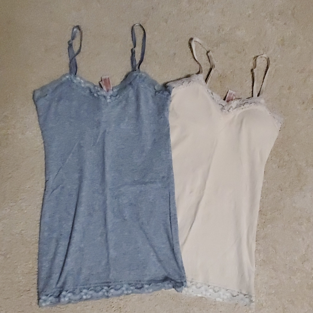 Set of camisoles